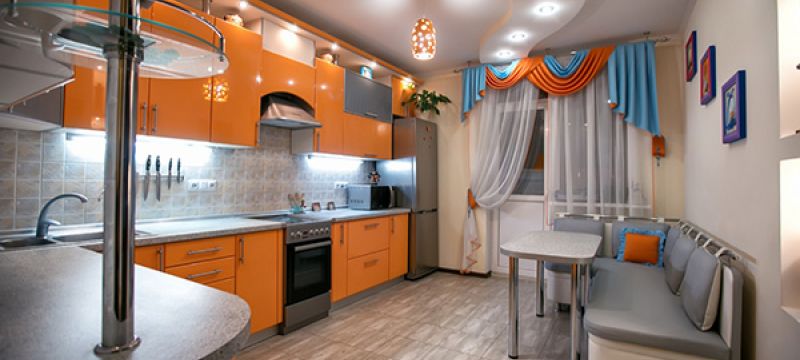 Натяжной потолок на кухне